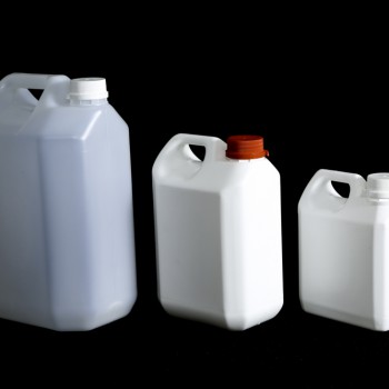 Dee Govind - From left to right 5L JERRY CAN, 2L JERRY CAN, 1L JERRY CAN Dee Govind - From left to right 5L JERRY CAN, 2L JERRY CAN, 1L JERRY CAN